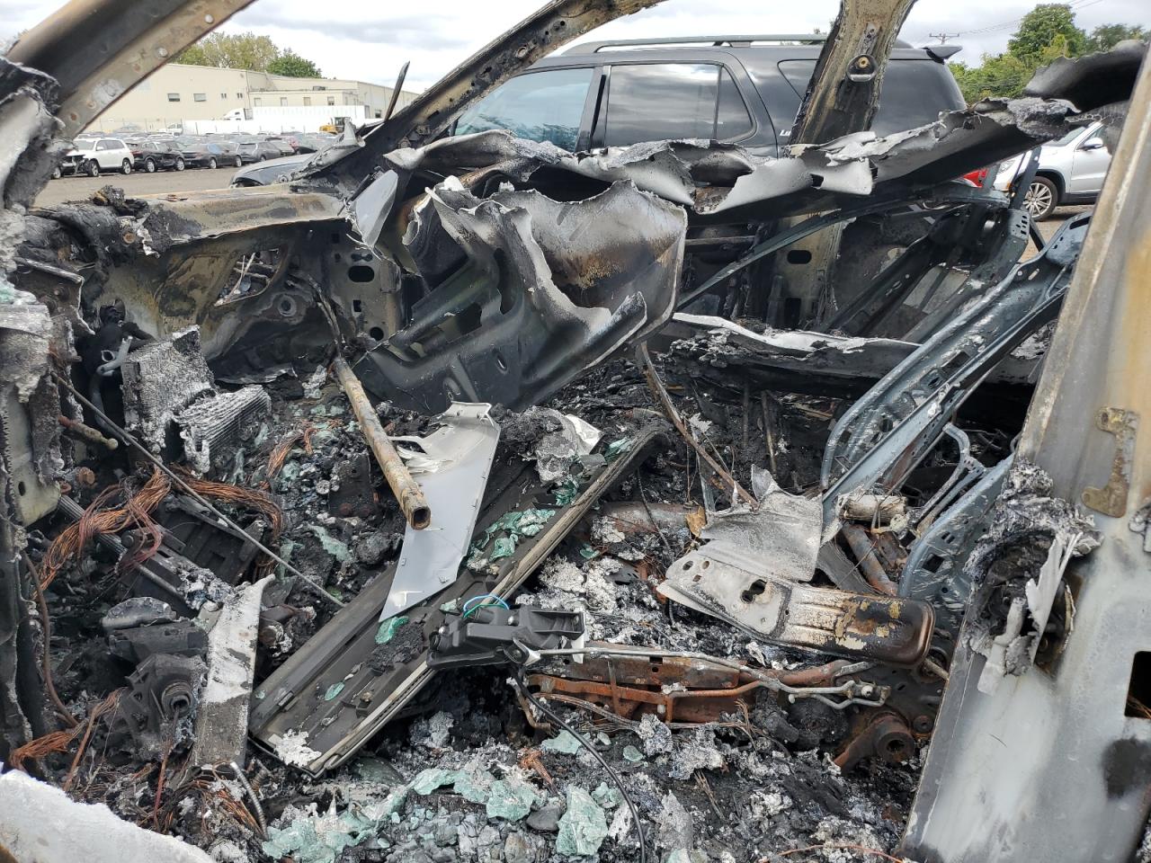 2017 Audi Q7 VIN WA1VAAF72HD004109 Copart auction photo, burn damage thumbnail 7