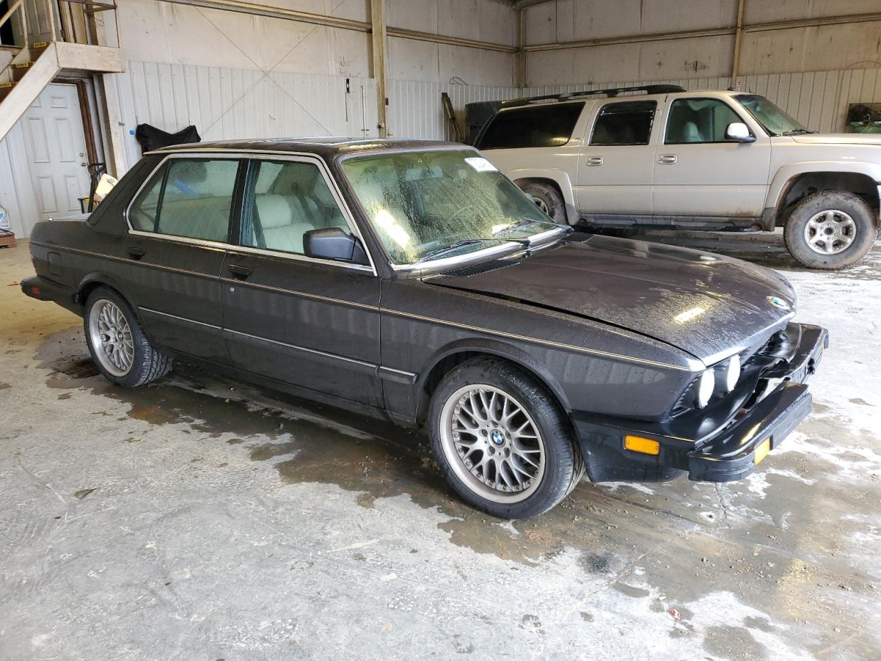 1985 BMW 5er VIN WBADC7408F0652673 Copart auction photo, front end / mechanical damage thumbnail 4