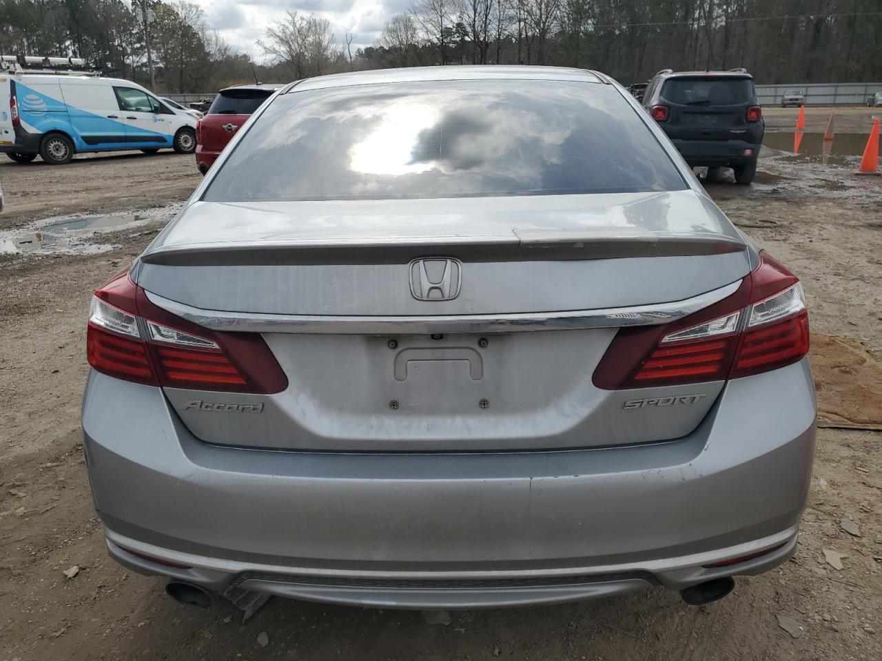 2017 Honda Accord VIN 1HGCR2F5XHA046671 Copart auction photo, front end damage thumbnail 6