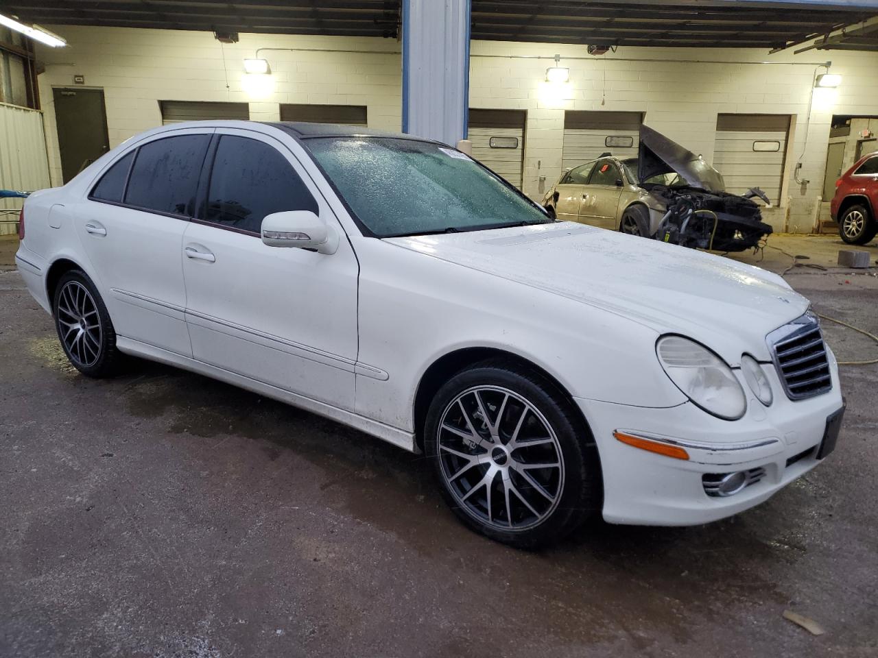 2007 Mercedes-Benz E-klasse VIN WDBUF87X37X219746 Copart auction photo, undercarriage / rear end damage thumbnail 4