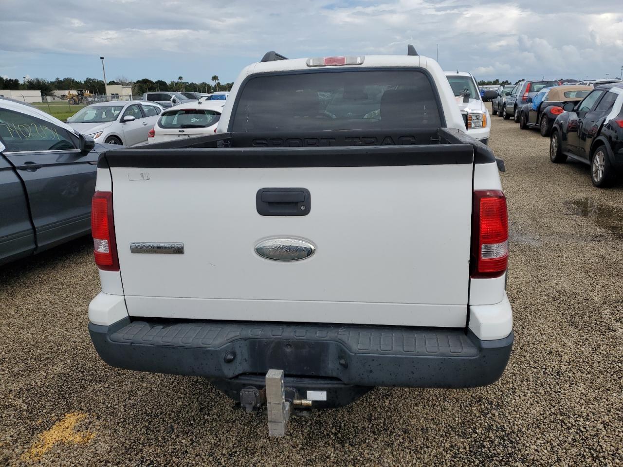 2007 Ford Explorer VIN 1FMEU31KX7UA09962 Copart auction photo, water/flood damage thumbnail 6