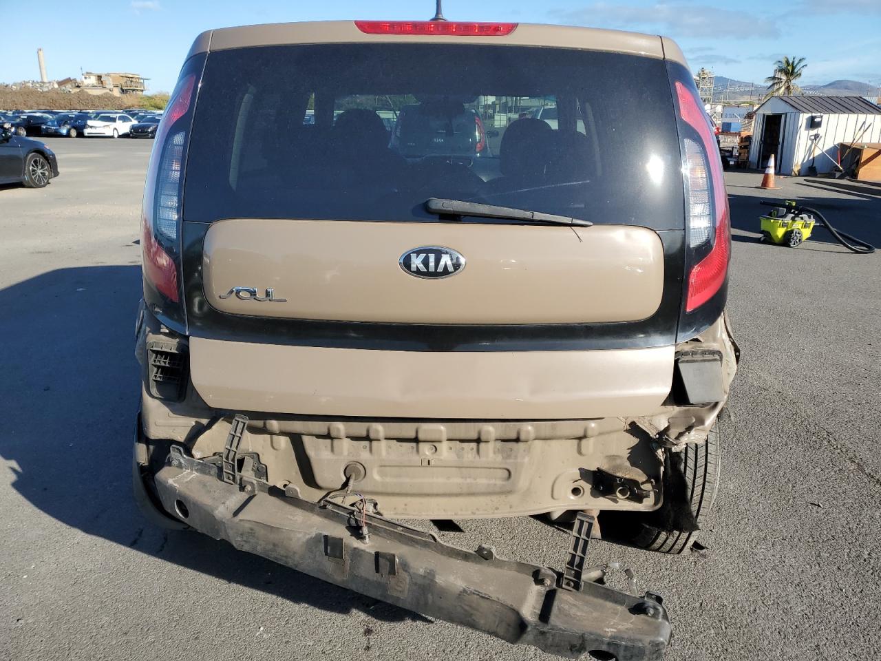 2015 KIA Soul VIN KNDJN2A29F7152831 Copart auction photo, side / rear end damage thumbnail 6