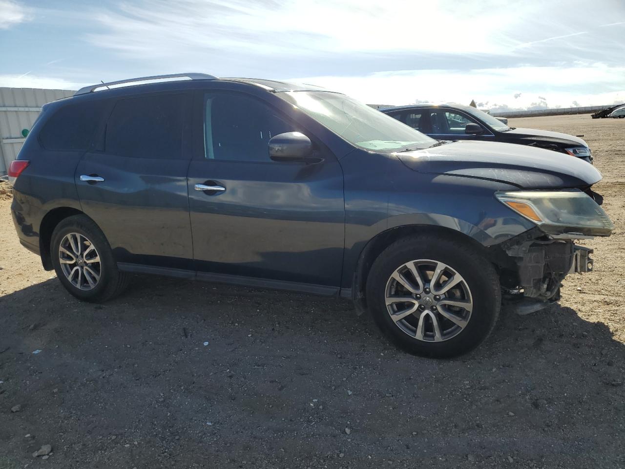 2016 Nissan Pathfinder VIN 5N1AR2MN0GC627720 Copart auction photo, front end damage thumbnail 4