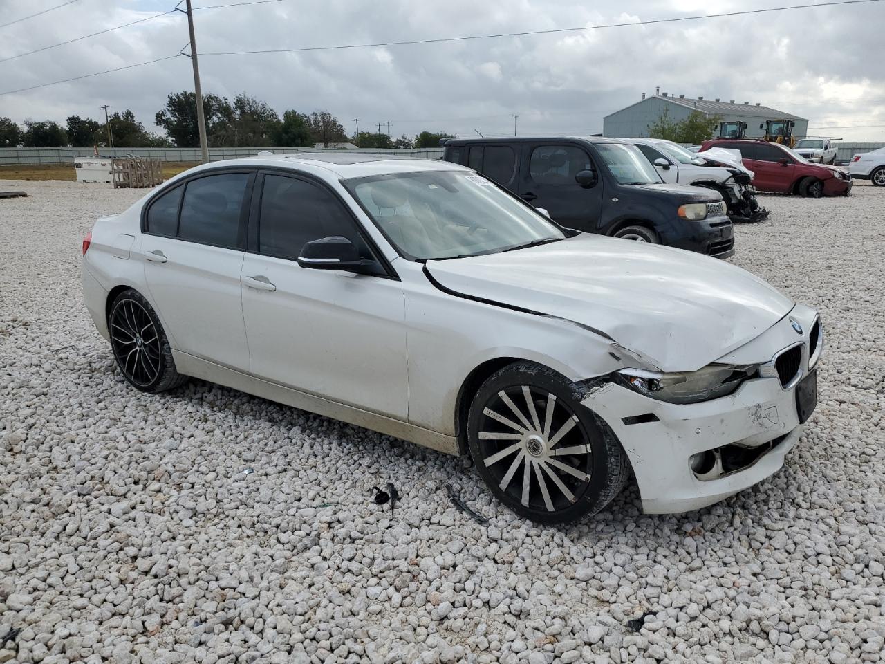2015 BMW 3er VIN WBA3A5C53FF607303 Copart auction photo, front end damage thumbnail 4