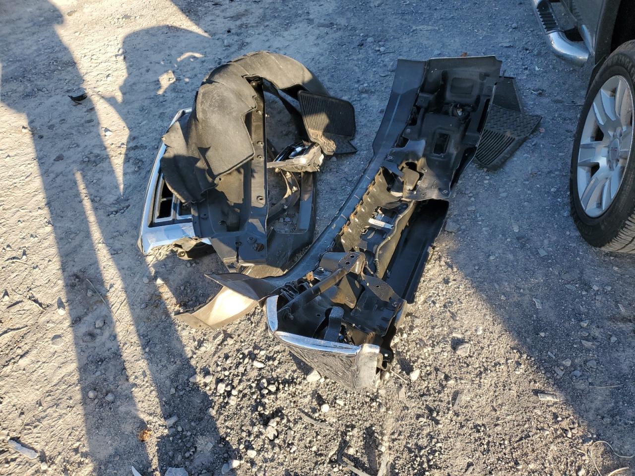 2015 GMC Sierra VIN 1GTR1UEC4FZ364604 Copart auction photo, front end damage thumbnail 14