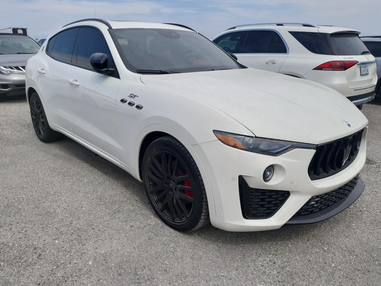 2022 Maserati Levante VIN ZN661XUA2NX396142 Copart auction photo, water/flood damage thumbnail 4