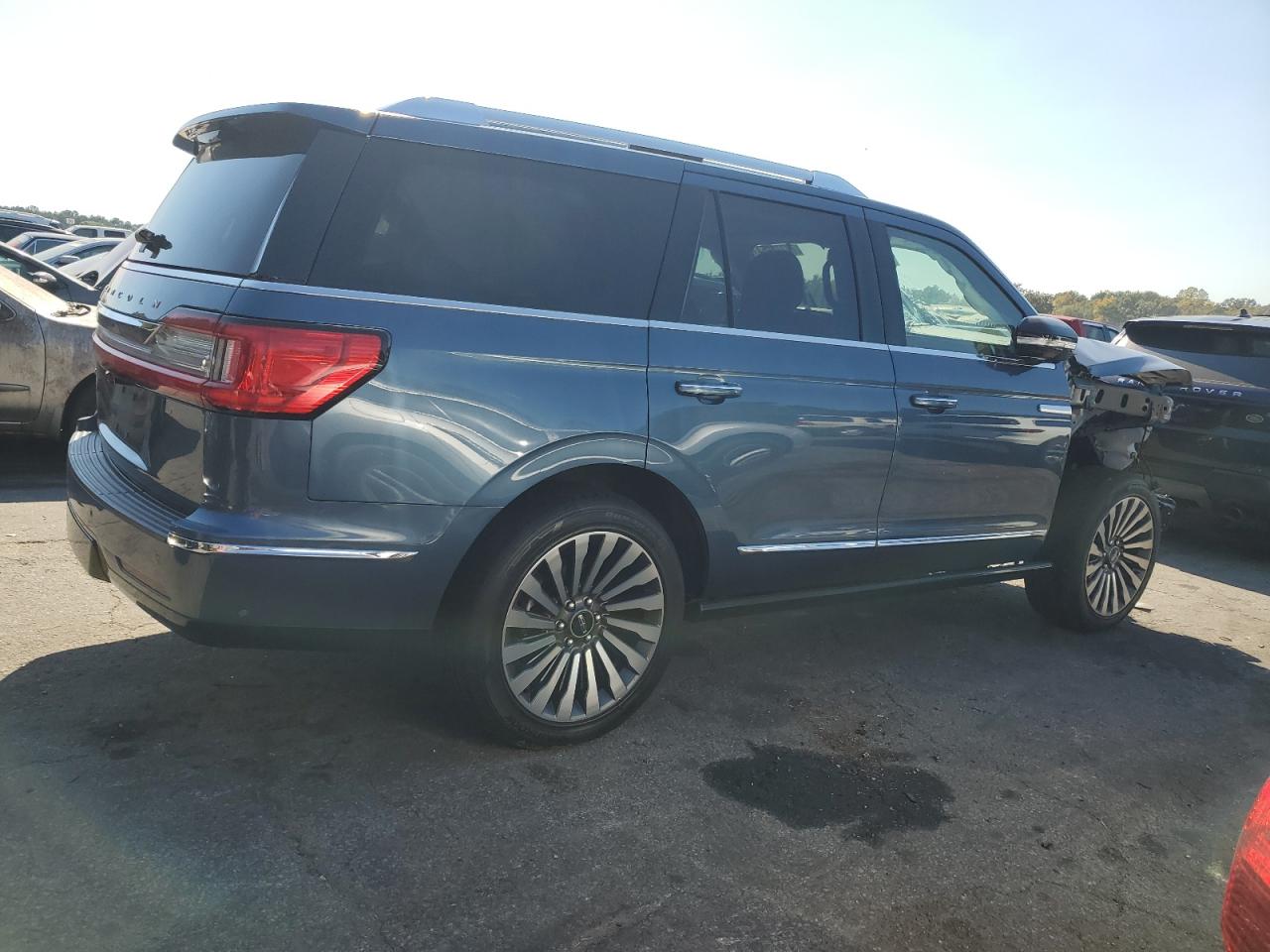 2020 Lincoln Navigator VIN 5LMJJ2LT3LEL22537 Copart auction photo, front end / mechanical damage thumbnail 3