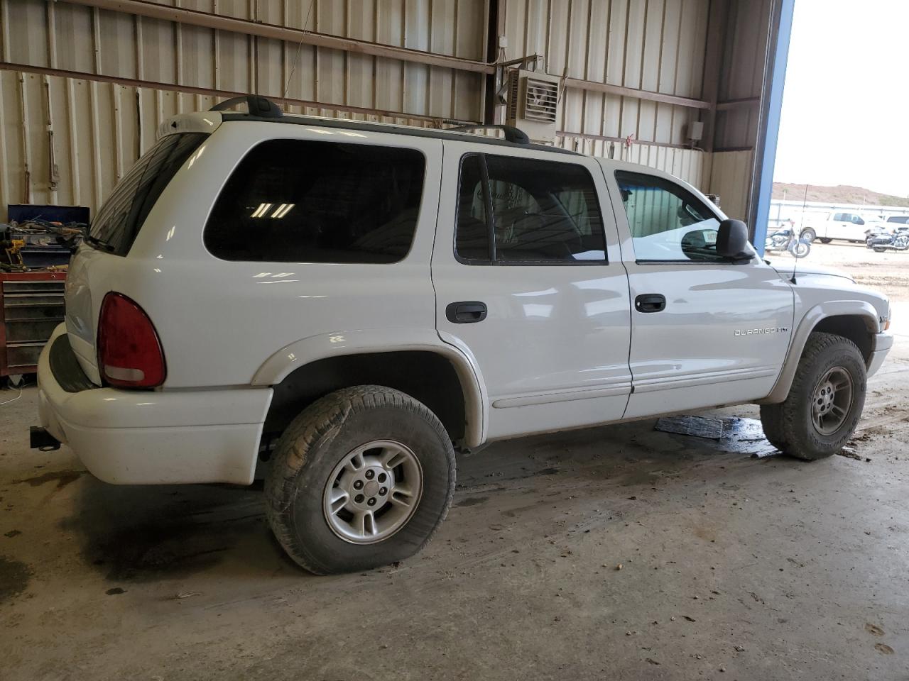1998 Dodge Durango VIN 1B4HS28Y8WF192337 Copart auction photo, side / rear end damage thumbnail 3