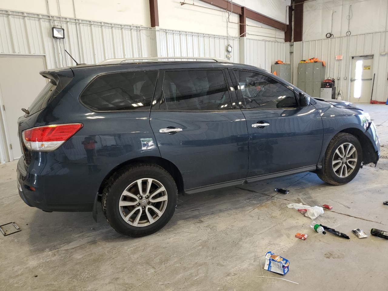 2016 Nissan Pathfinder VIN 5N1AR2MM1GC616314 Copart auction photo, front end / side damage thumbnail 3