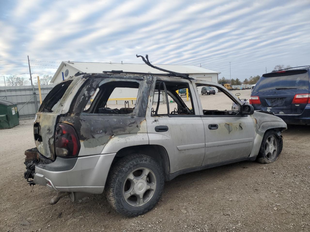 2007 Chevrolet TrailBlazer VIN 1GNDT13S172223763 Copart auction photo, burn damage thumbnail 3