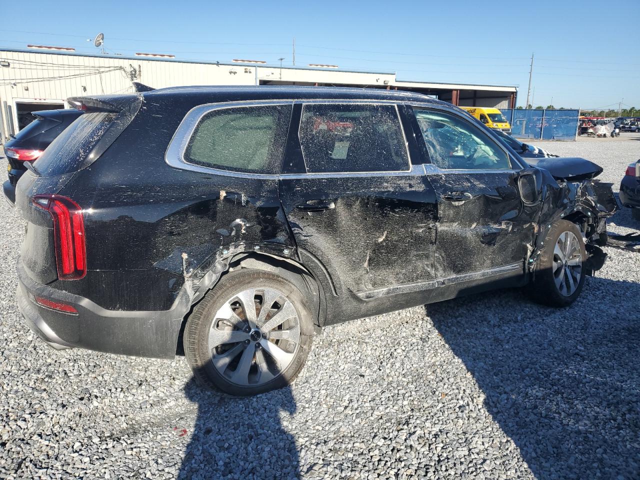 2022 KIA Telluride VIN 5XYP34HC6NG318377 Copart auction photo, front end / side damage thumbnail 3