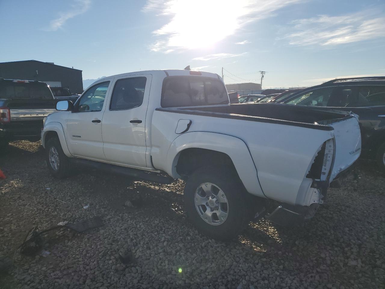 2014 Toyota Tacoma VIN 3TMMU4FNXEM068441 Copart auction photo, rear end damage thumbnail 2