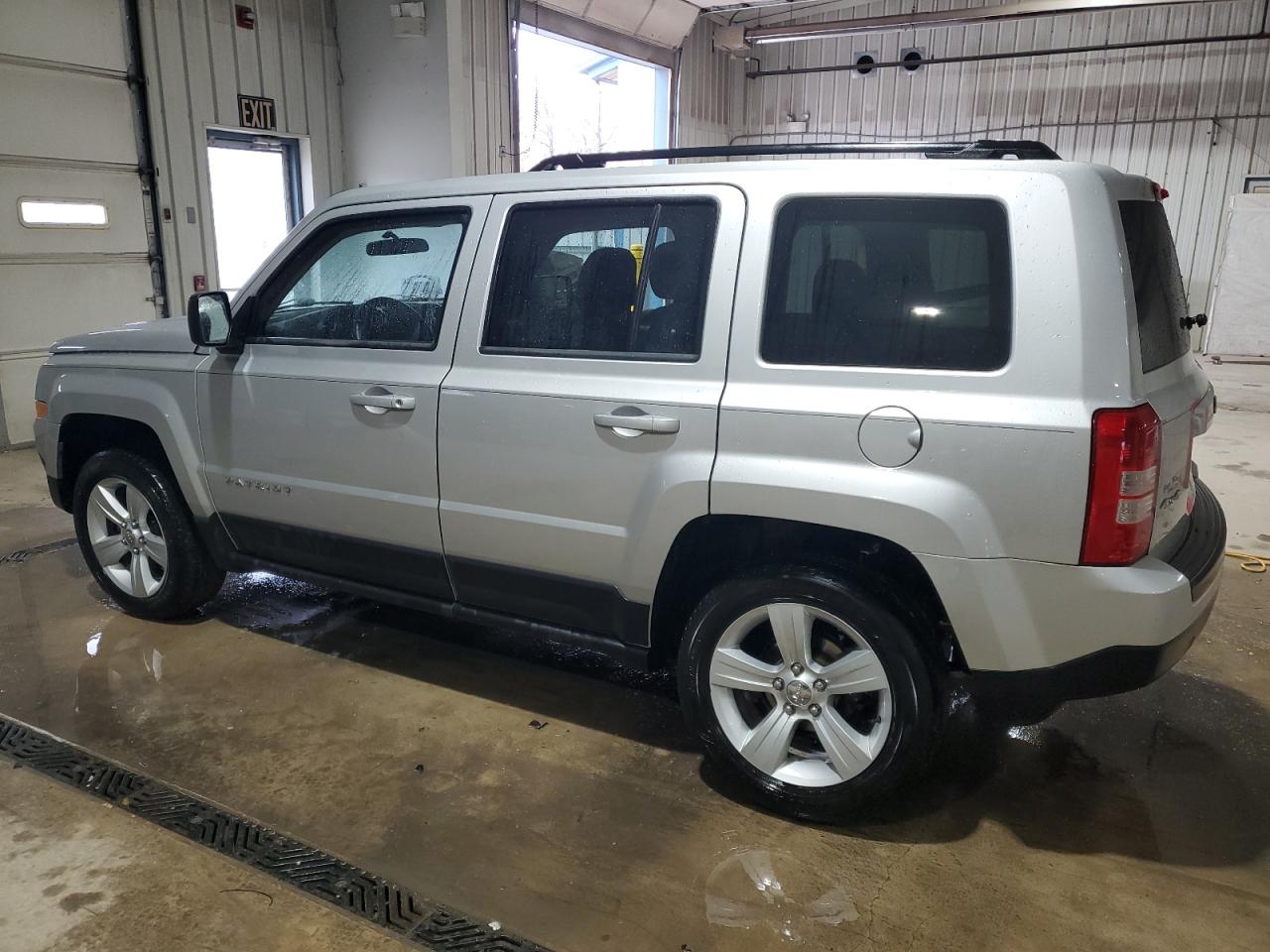 2013 Jeep Liberty (Patriot) VIN 1C4NJRFB7DD221853 Copart auction photo, front end / undercarriage damage thumbnail 2