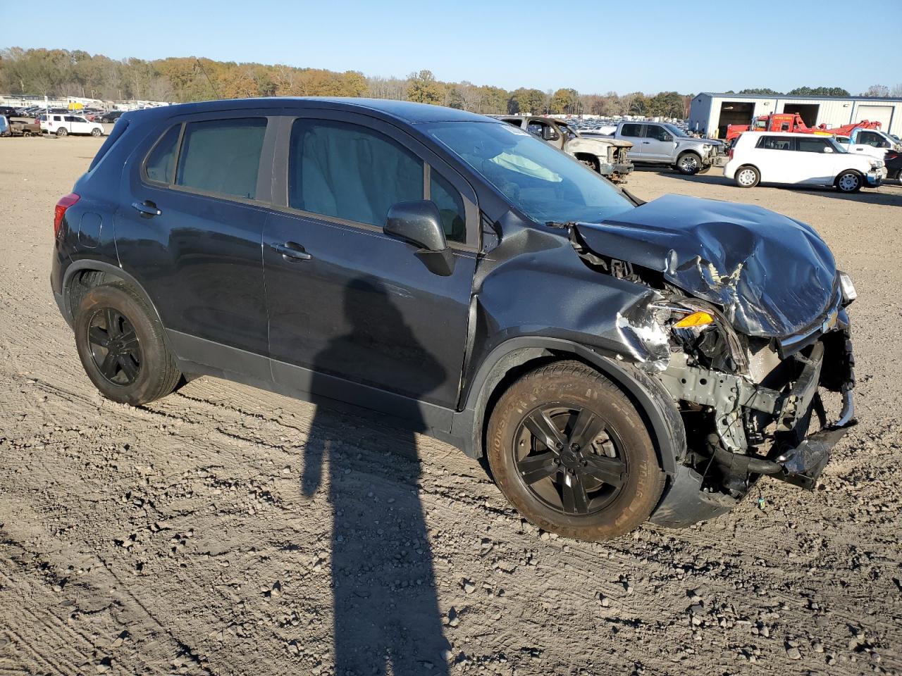 2019 Chevrolet Trax VIN 3GNCJKSBXKL261945 Copart auction photo, front end / minor dent/scratches damage thumbnail 4