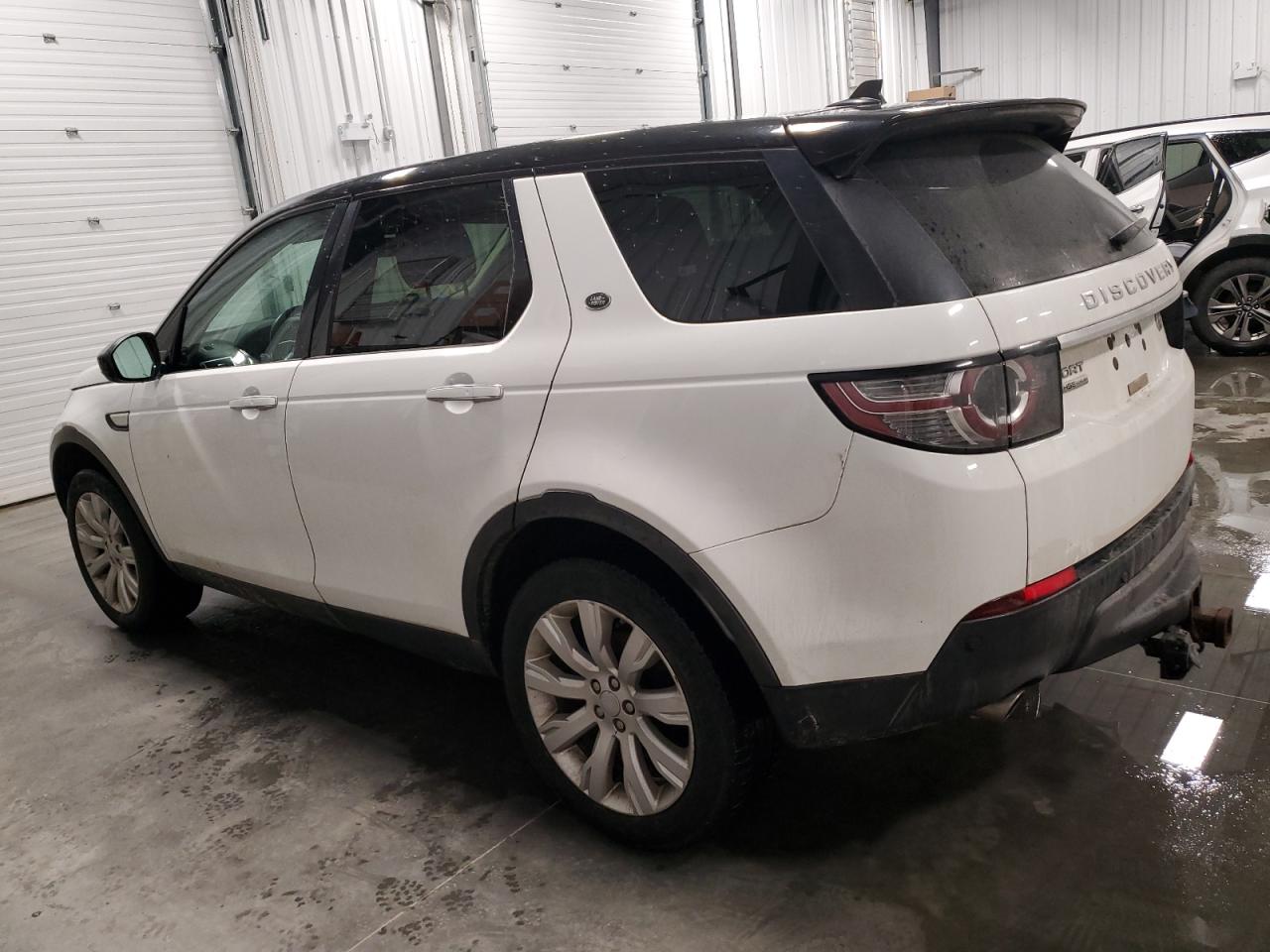 2016 Land Rover Discovery VIN SALCT2BG8GH598191 Copart auction photo, minor dent/scratches / normal wear damage thumbnail 2