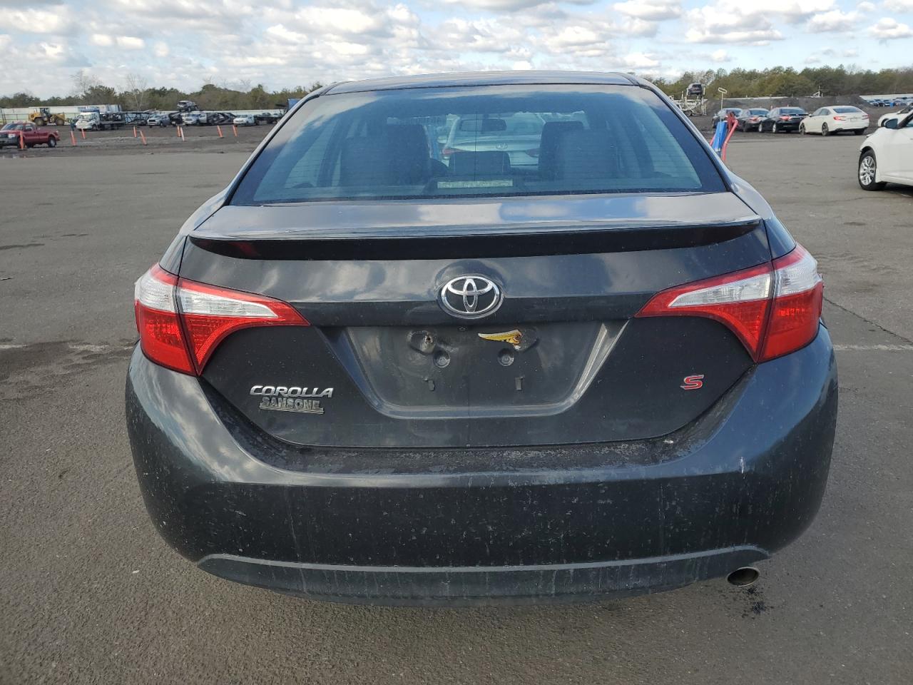 2015 Toyota Corolla VIN 2T1BURHE4FC303816 Copart auction photo, side / minor dent/scratches damage thumbnail 6
