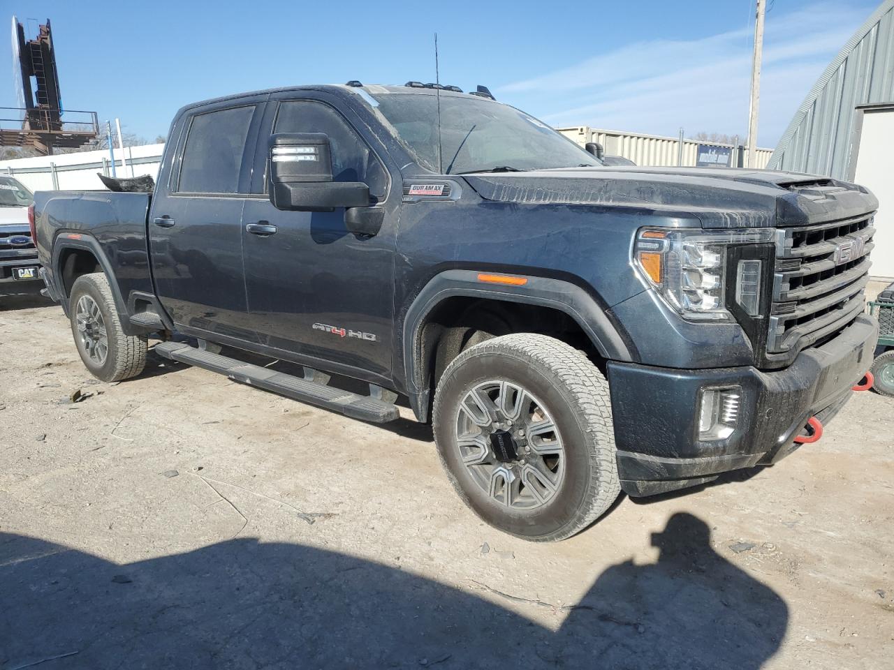 2020 GMC Sierra VIN 1GT49PEY0LF196702 Copart auction photo, vandalism damage thumbnail 4