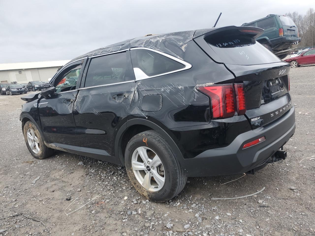 2022 KIA Sorento VIN 5XYRG4LC0NG131771 Copart auction photo, all over damage thumbnail 2