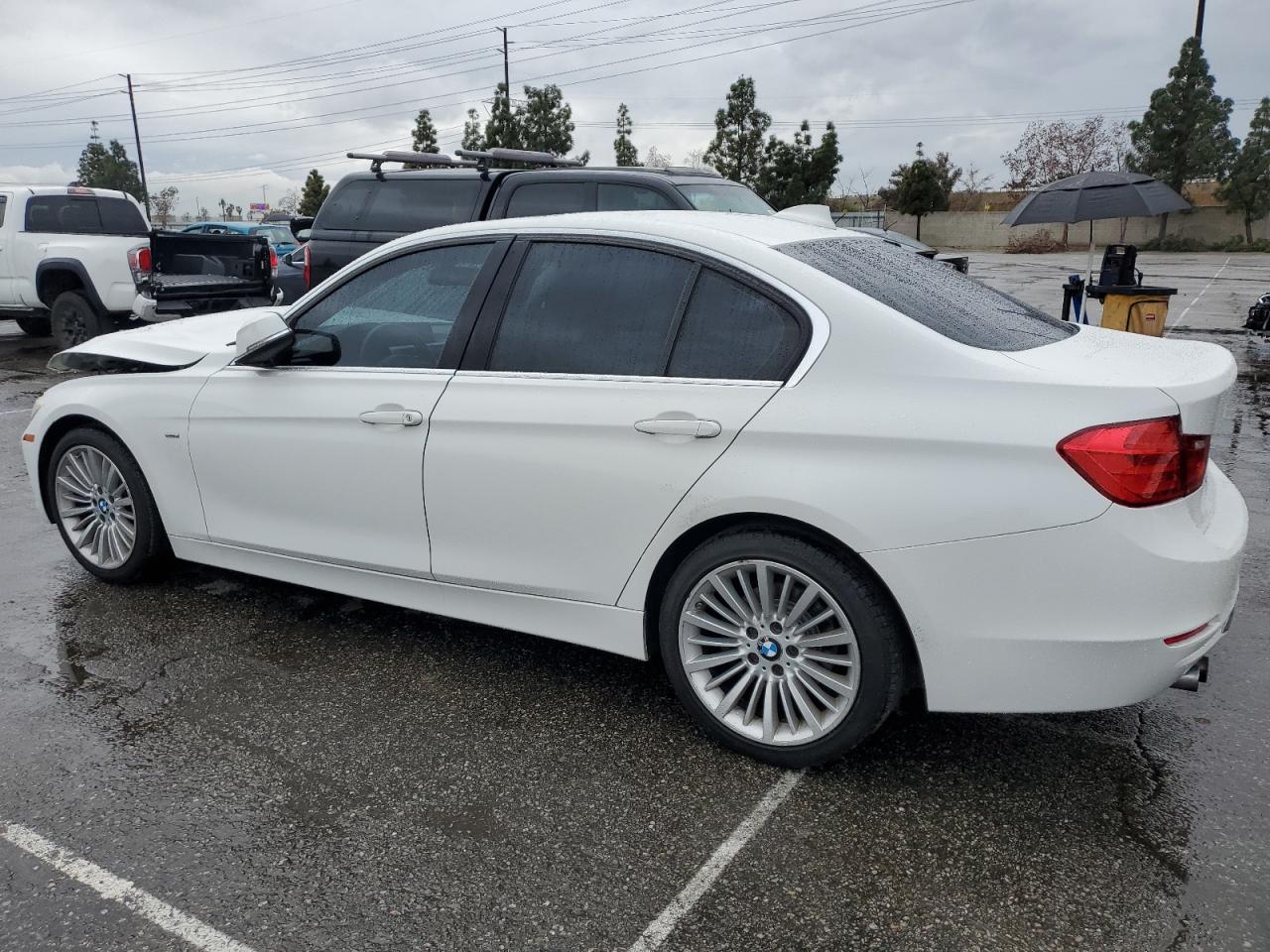 2013 BMW 3er VIN WBA3C1G58DNR44176 Copart auction photo, front end damage thumbnail 2