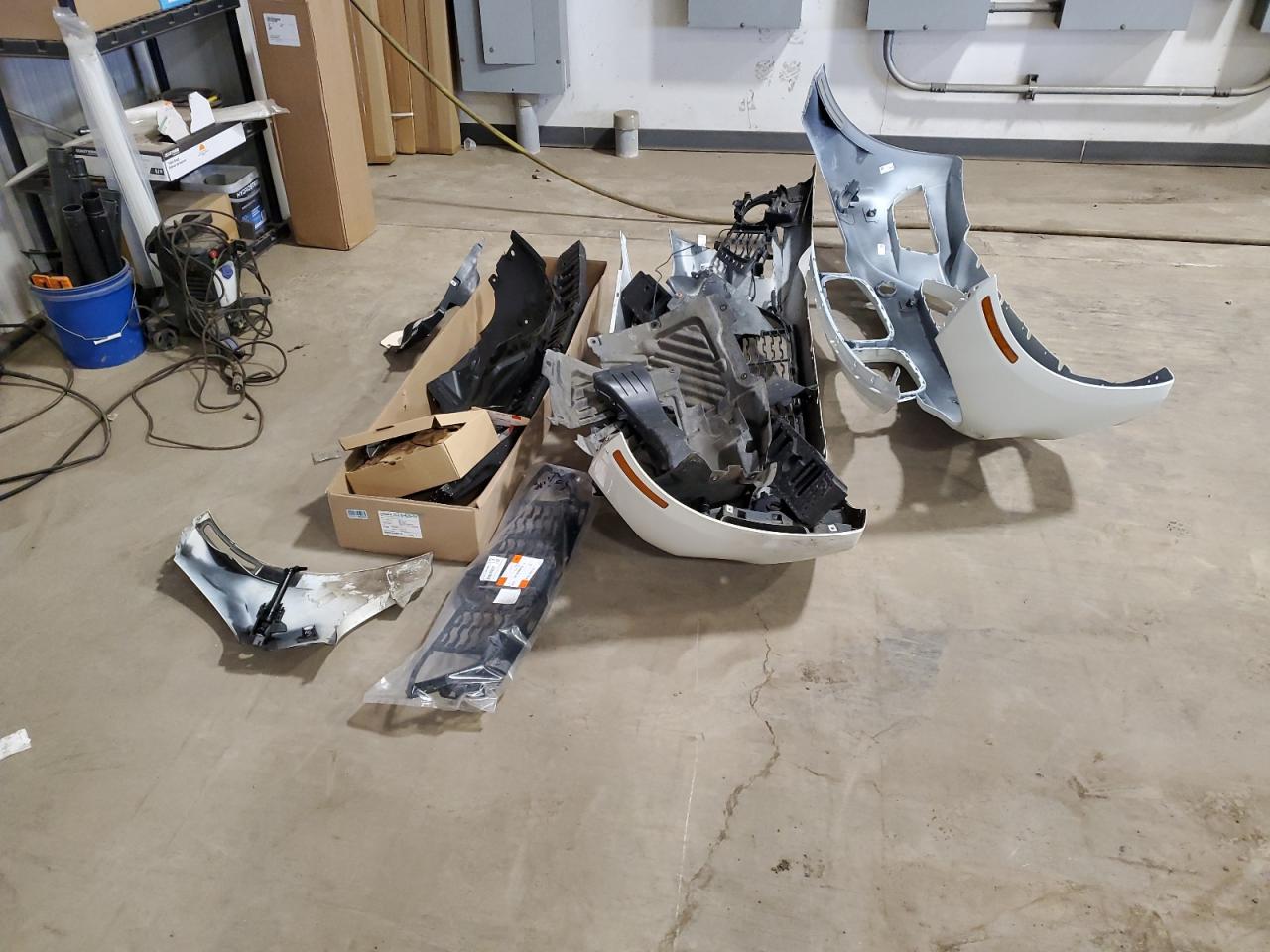 2016 BMW 3er VIN WBA8Z5C58GG500922 Copart auction photo, front end / rear end damage thumbnail 12