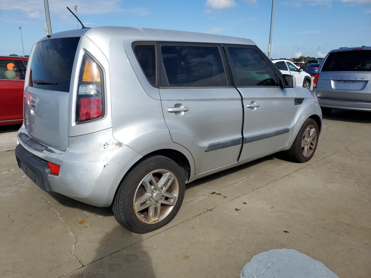 2011 KIA Soul VIN KNDJT2A24B7723383 Copart auction photo, water/flood damage thumbnail 3