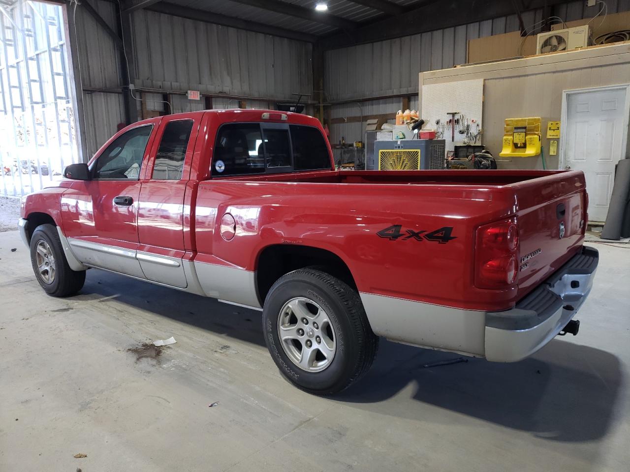 2005 Dodge Dakota VIN 1D7HW42N65S230760 Copart auction photo, side / minor dent/scratches damage thumbnail 2