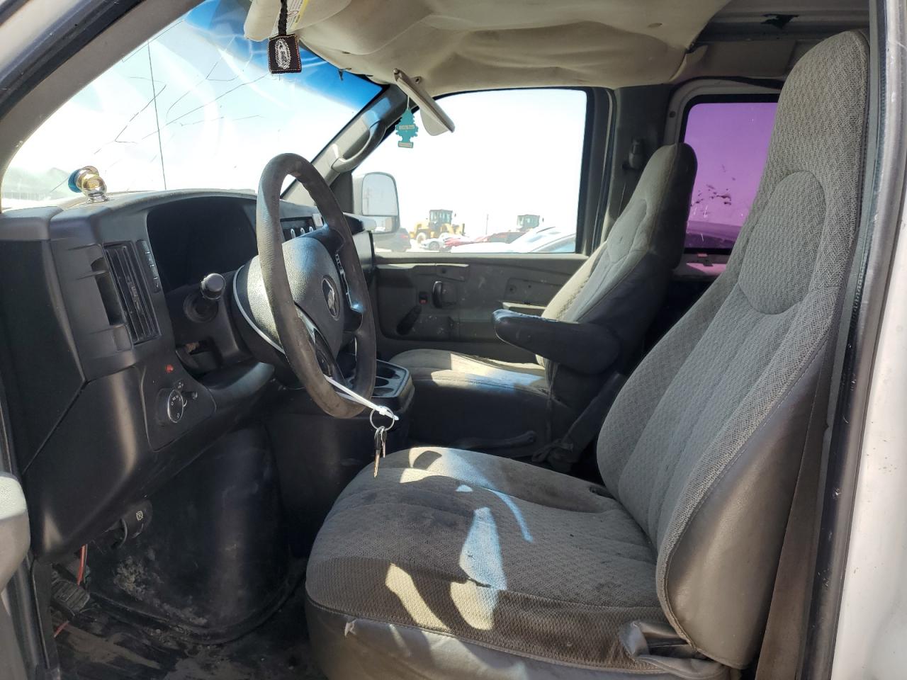 2009 Chevrolet Express VIN 1GCGG25C291136260 Copart auction photo, front end damage thumbnail 7