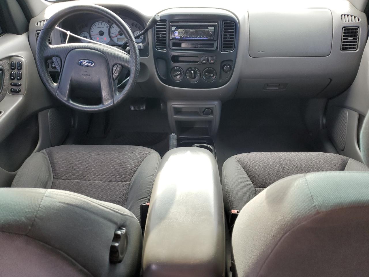 2002 Ford Escape VIN 1FMYU03132KD42900 Copart auction photo, front end / rear end damage thumbnail 8