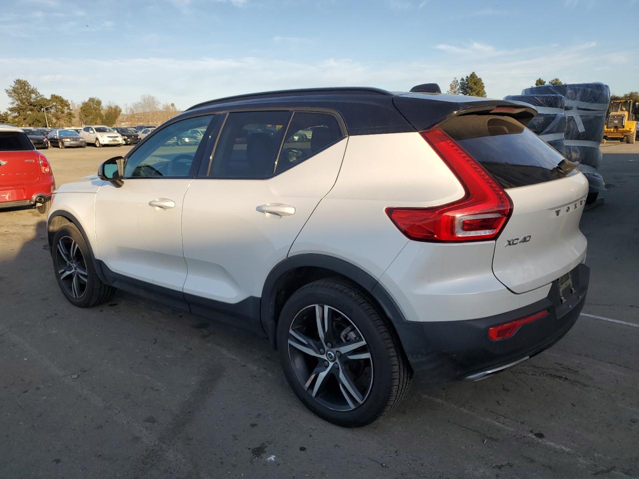 2020 Volvo XC40 VIN YV4162UMXL2319147 Copart auction photo, all over damage thumbnail 2
