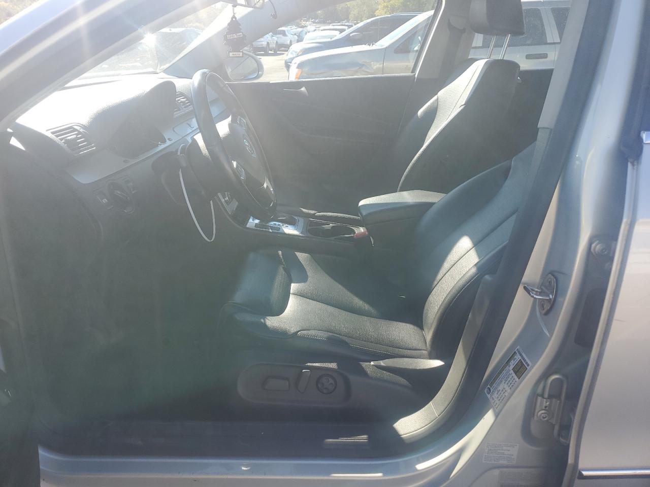 2010 Volkswagen Passat VIN WVWJM7AN7AE070269 Copart auction photo, front end / side damage thumbnail 7