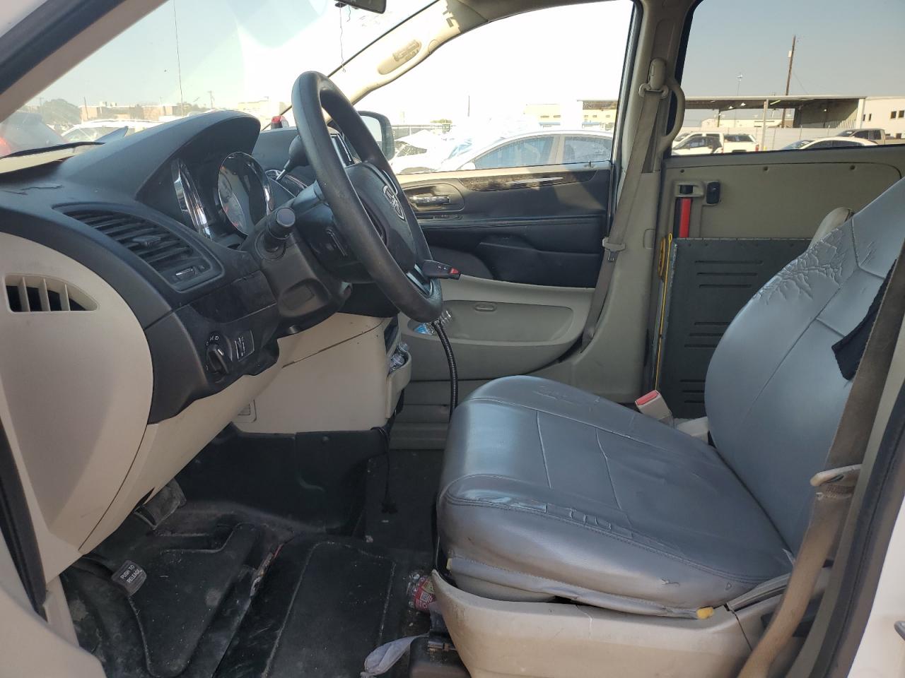 2017 Dodge Caravan VIN 2C4RDGBG1HR768036 Copart auction photo, minor dent/scratches damage thumbnail 7