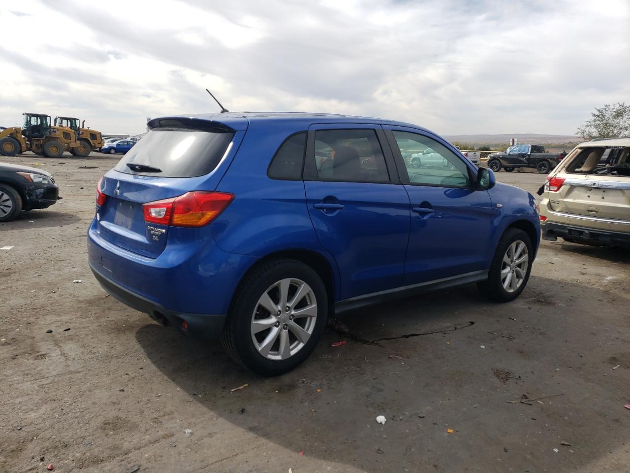 2015 Mitsubishi Outlander VIN 4A4AP3AW7FE045199 Copart auction photo, normal wear damage thumbnail 3