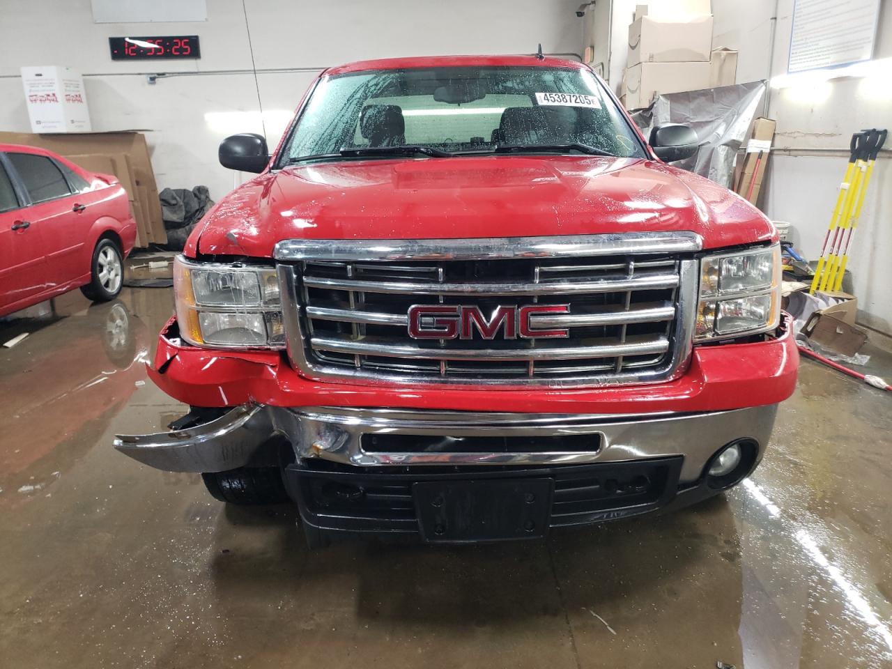 2011 GMC Sierra VIN 3GTP2VE35BG325735 Copart auction photo, front end damage thumbnail 5