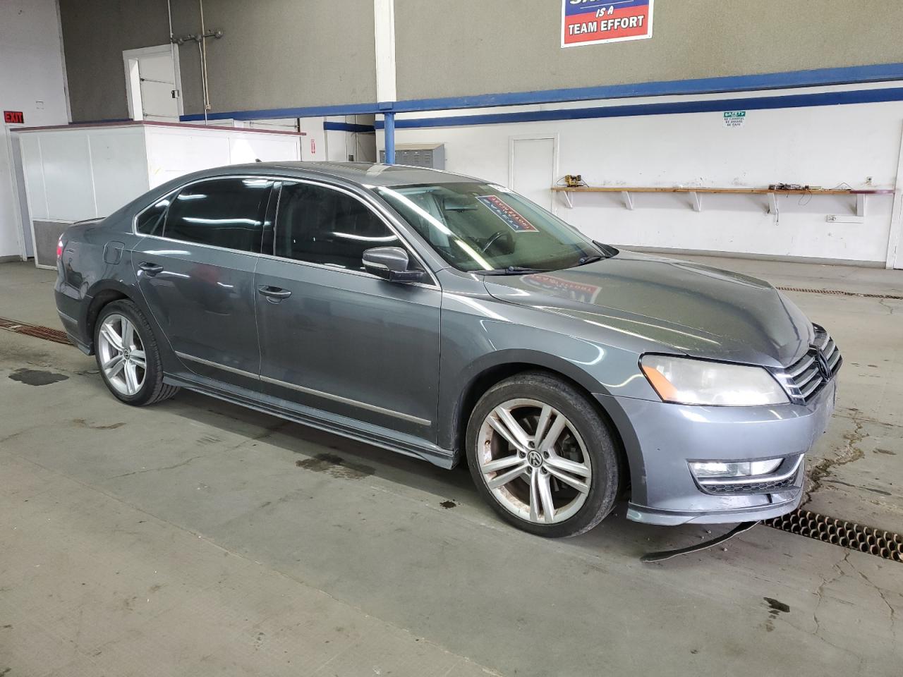 2014 Volkswagen Passat VIN 1VWCM7A37EC118603 Copart auction photo, front end damage thumbnail 4