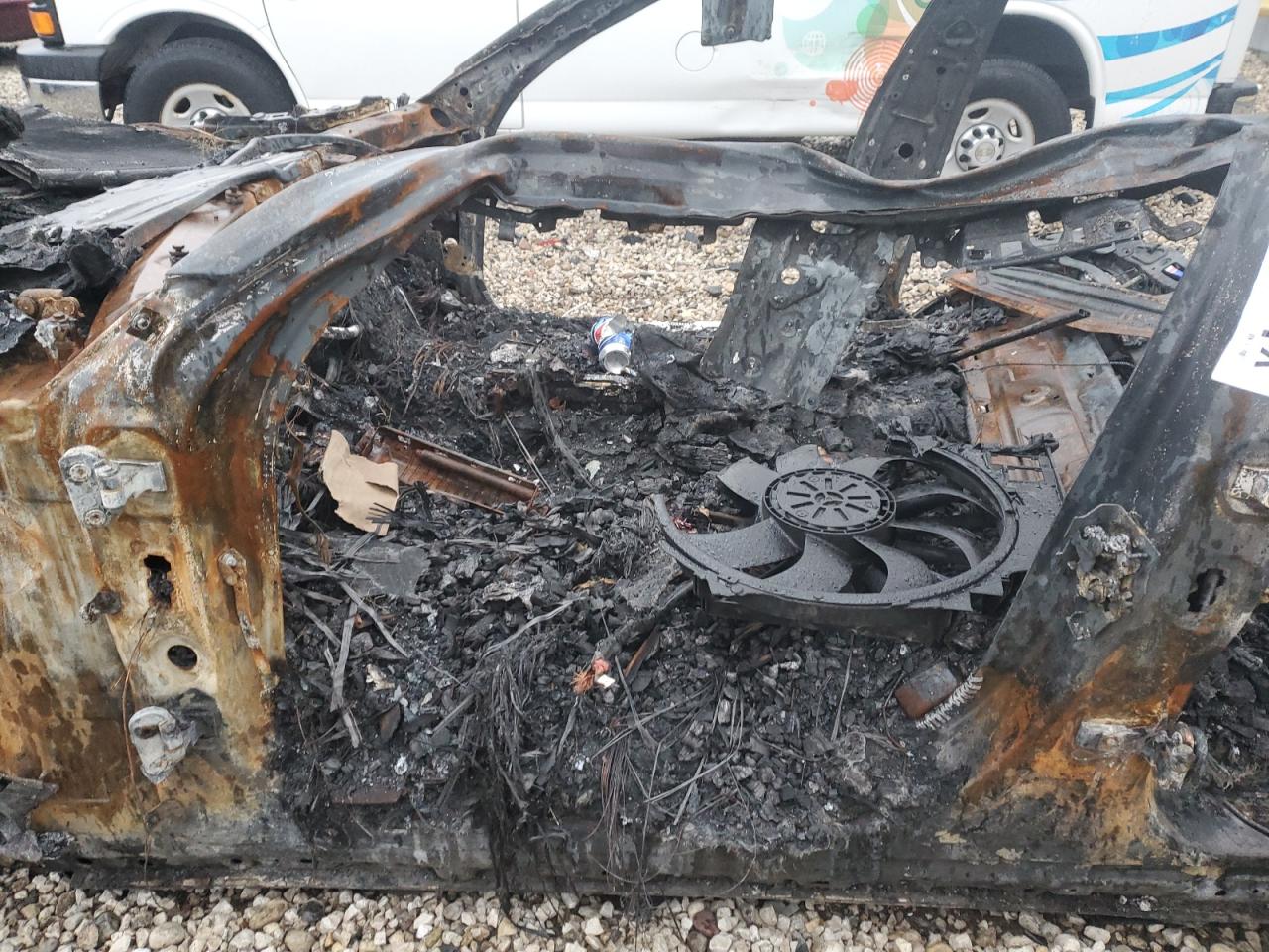 2016 BMW 7er VIN WBA7F2C57GG416660 Copart auction photo, burn damage thumbnail 7