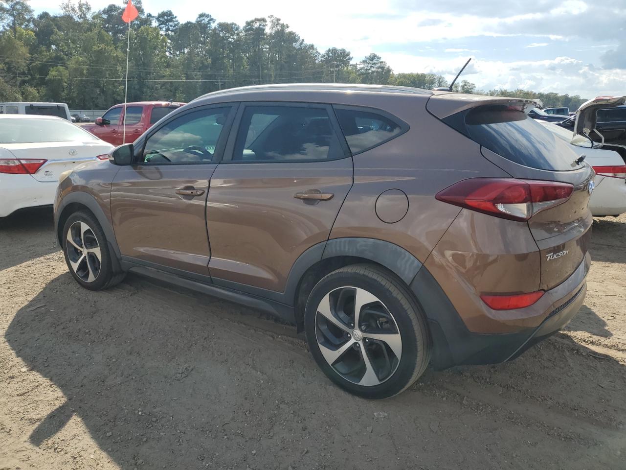 2016 Hyundai Tucson VIN KM8J33A24GU200603 Copart auction photo, undercarriage / mechanical damage thumbnail 2