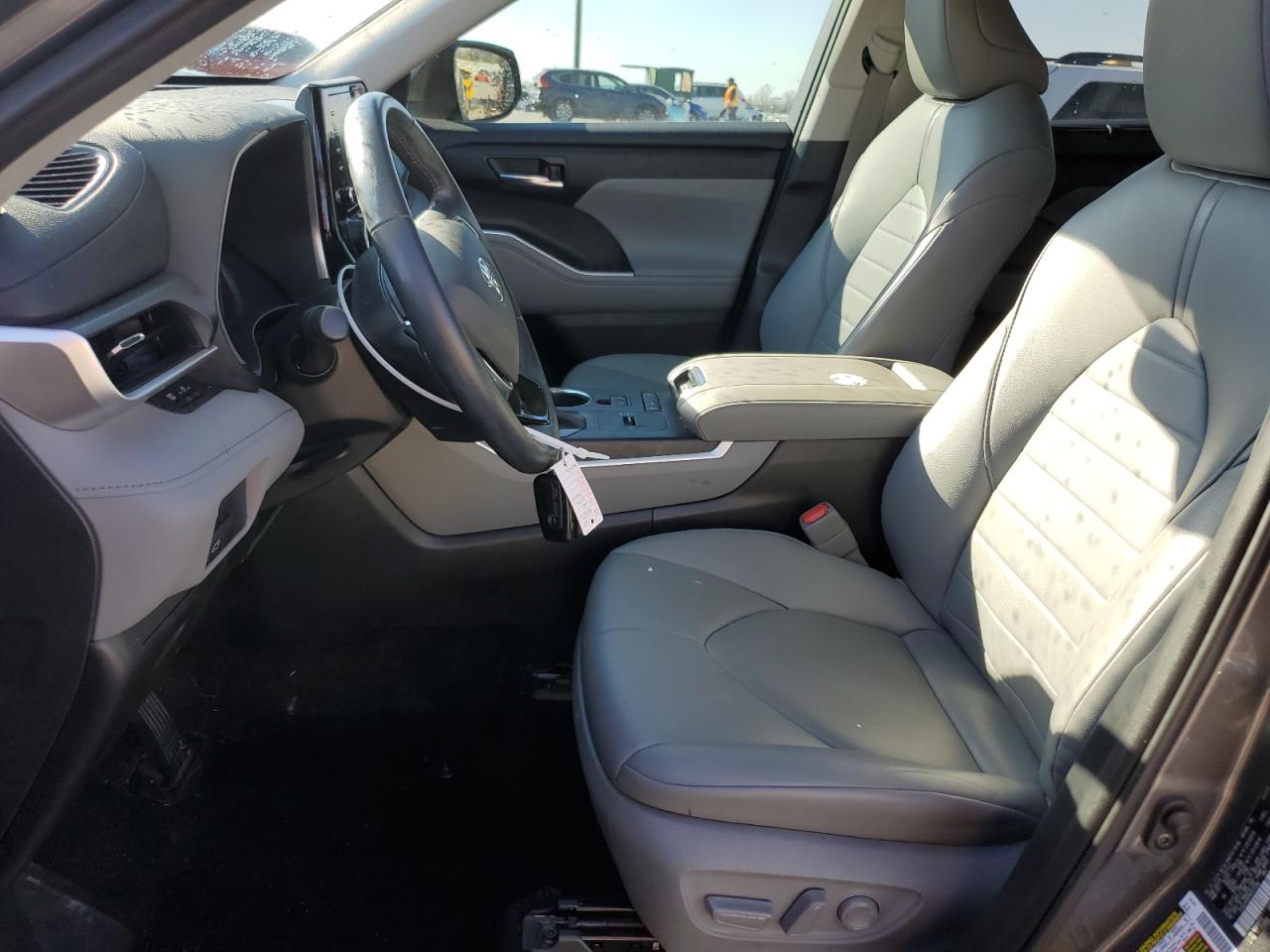 2021 Toyota Highlander VIN 5TDGZRAH7MS525198 Copart auction photo, front end / side damage thumbnail 7