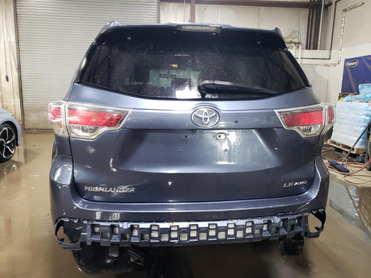 2015 Toyota Highlander VIN 5TDBKRFH2FS104631 Copart auction photo, rear end damage thumbnail 6