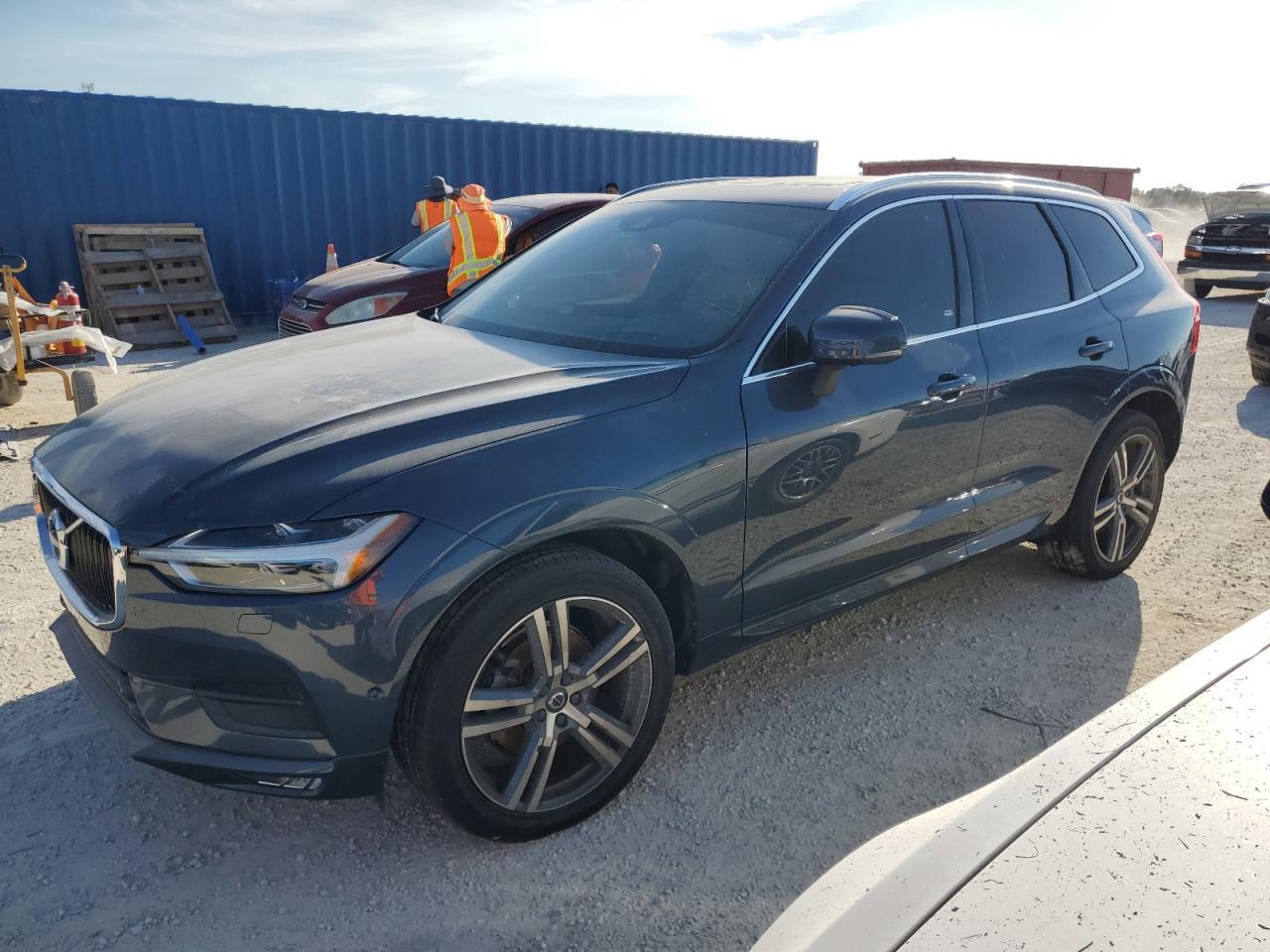 2018 Volvo XC60 VIN YV4102RK7J1027239