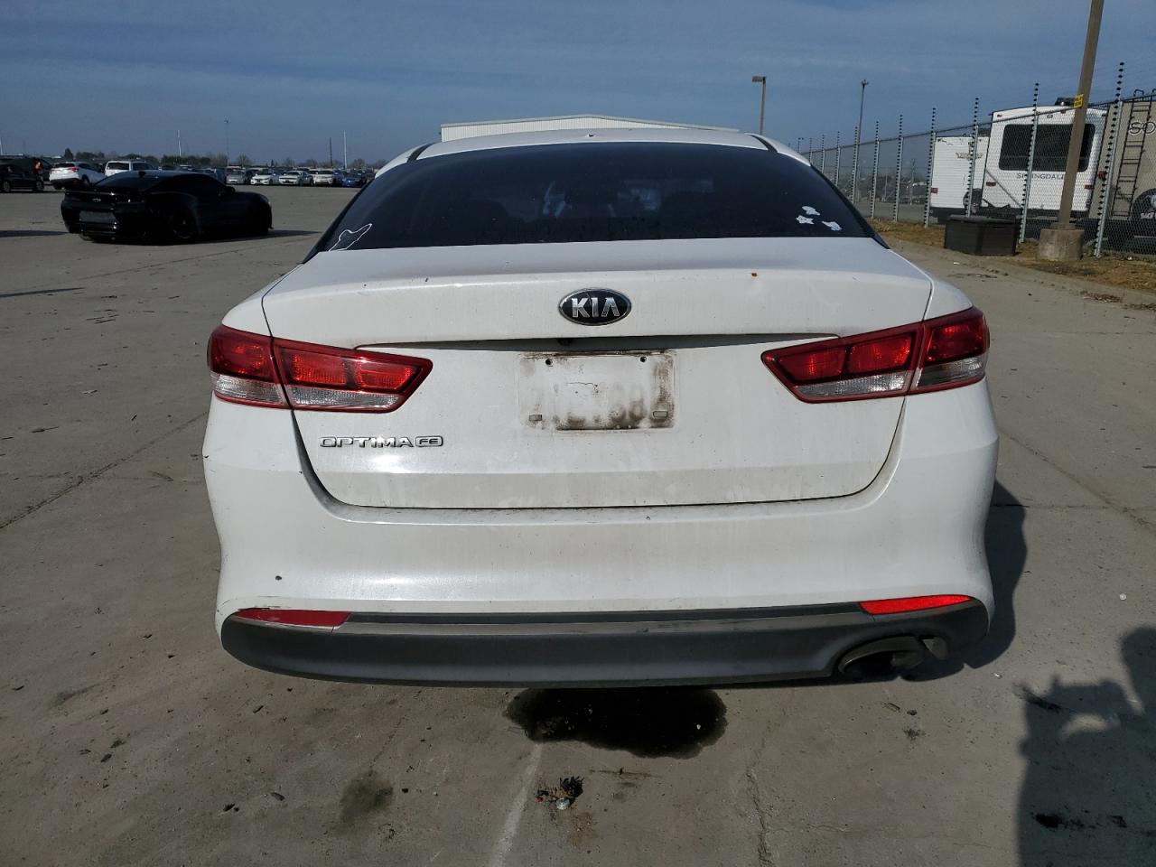 2018 KIA Optima VIN 5XXGT4L31JG189731 Copart auction photo, front end / side damage thumbnail 6