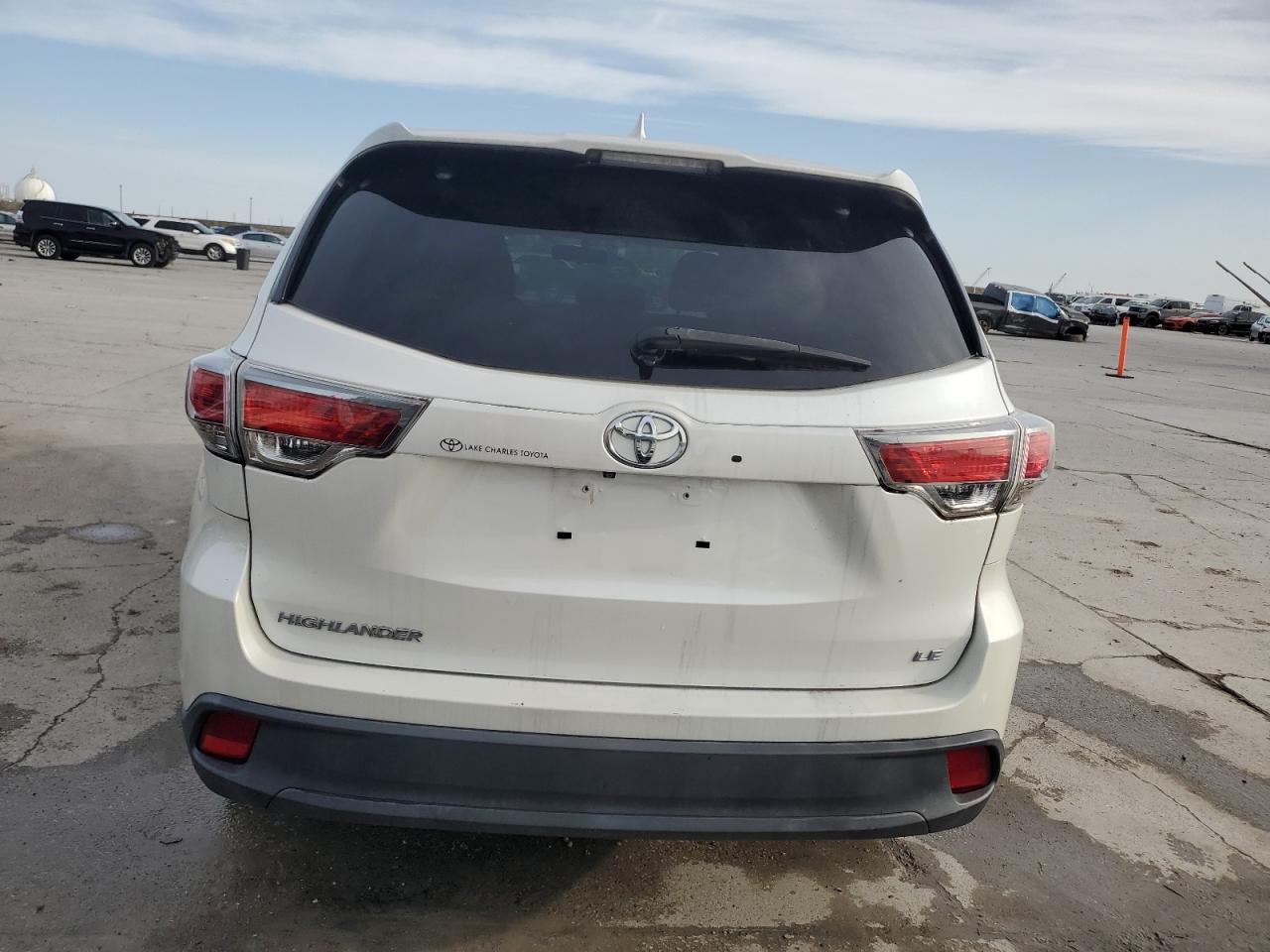 2016 Toyota Highlander VIN 5TDZKRFH4GS164295 Copart auction photo, front end damage thumbnail 6