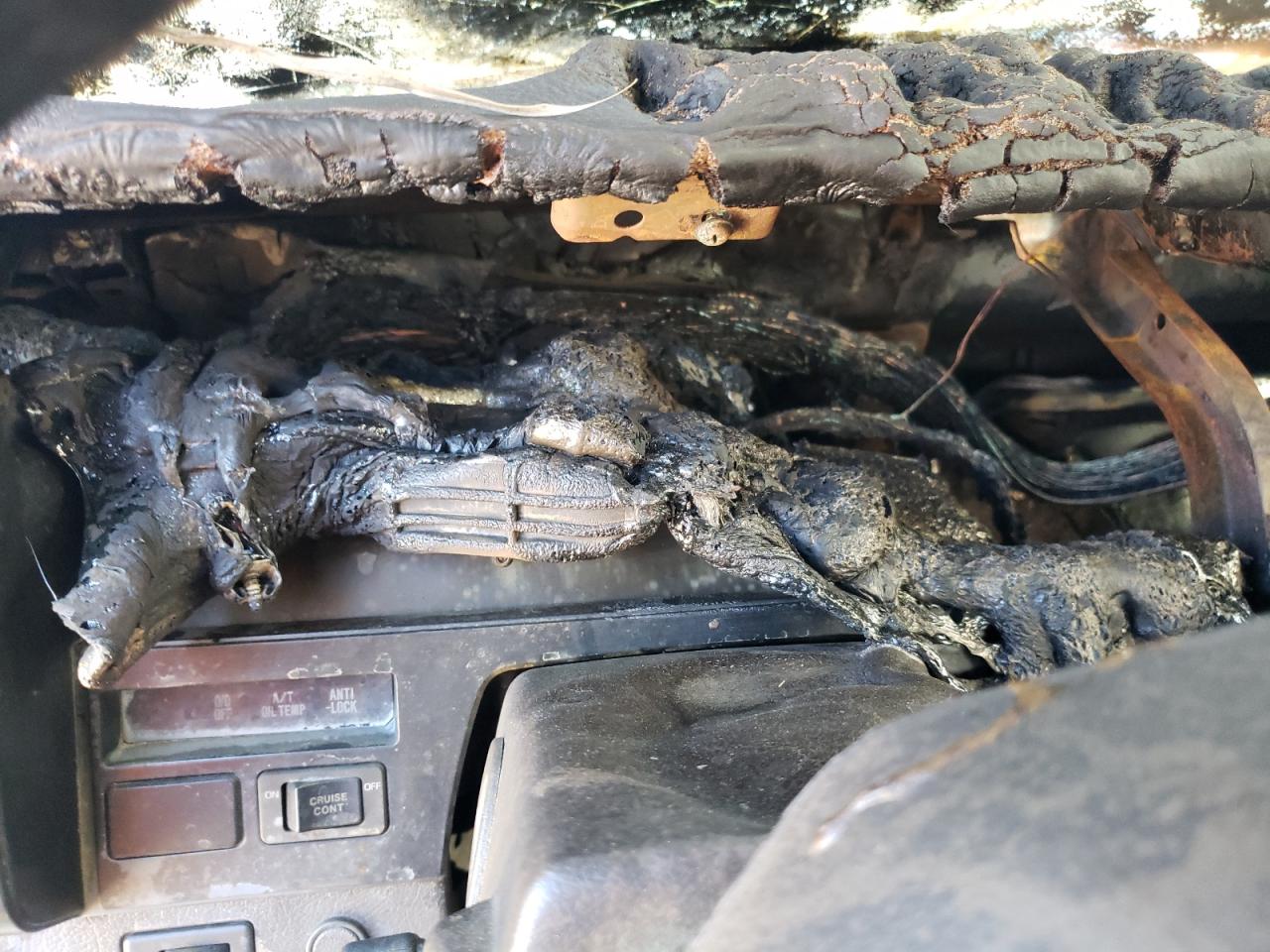 1992 Nissan Titan VIN 1N6HD16Y3NC330924 Copart auction photo, burn - engine / burn - interior damage thumbnail 9