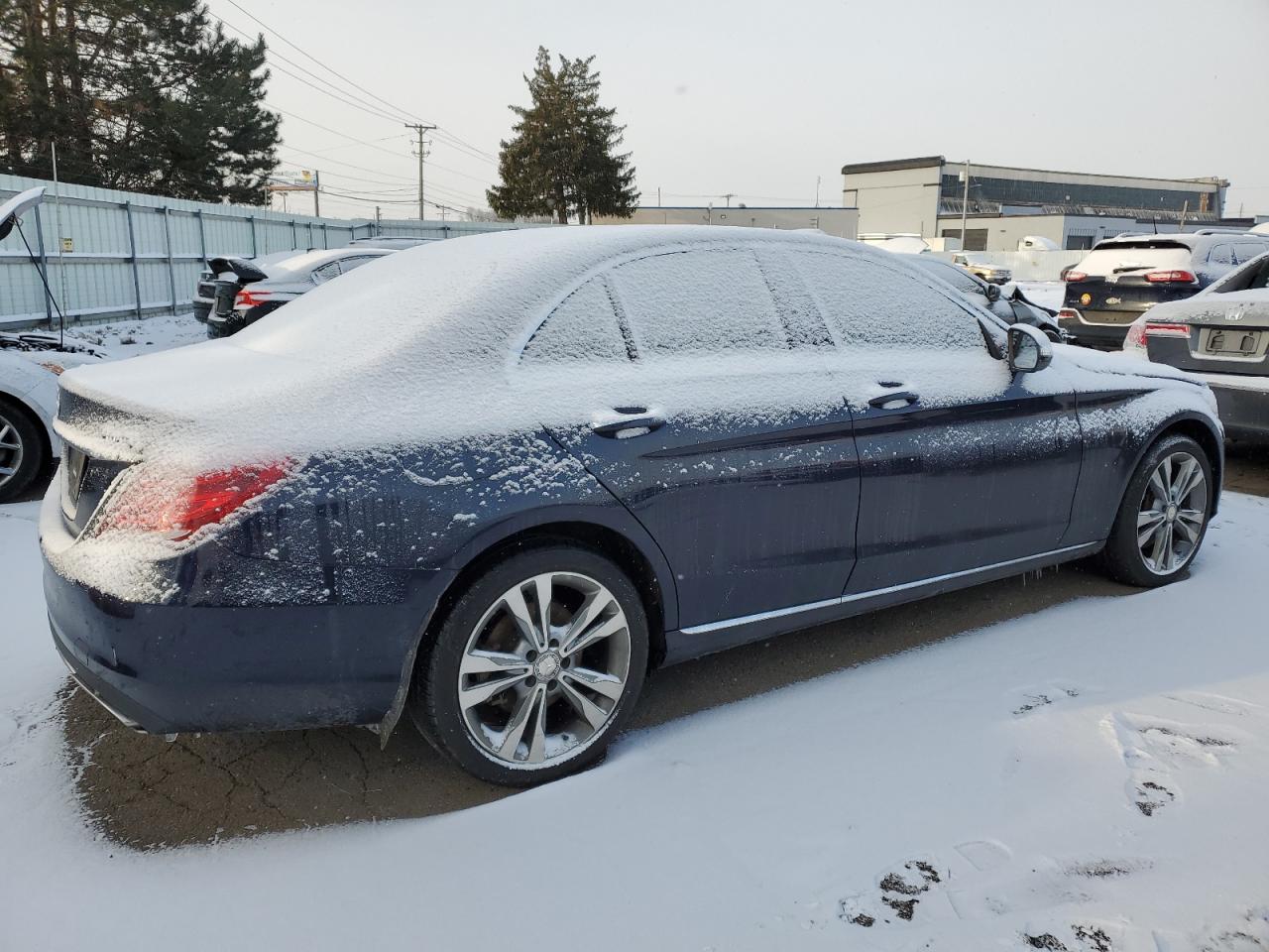 2015 Mercedes-Benz C-klasse VIN 55SWF4KB3FU068008 Copart auction photo, front end damage thumbnail 3