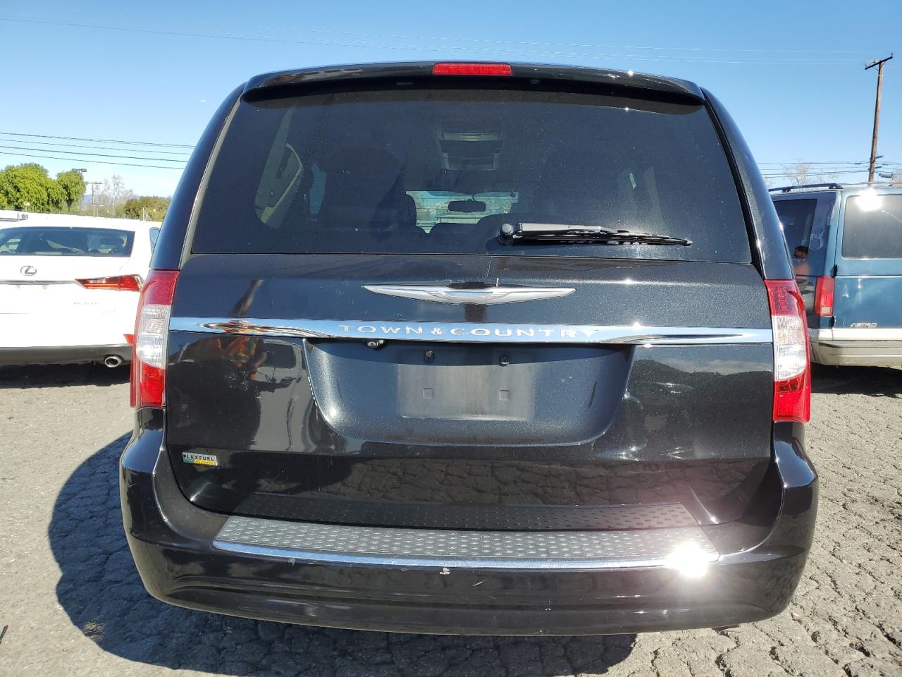 2016 Chrysler Town & Country VIN 2C4RC1BG5GR301877 Copart auction photo, front end damage thumbnail 6