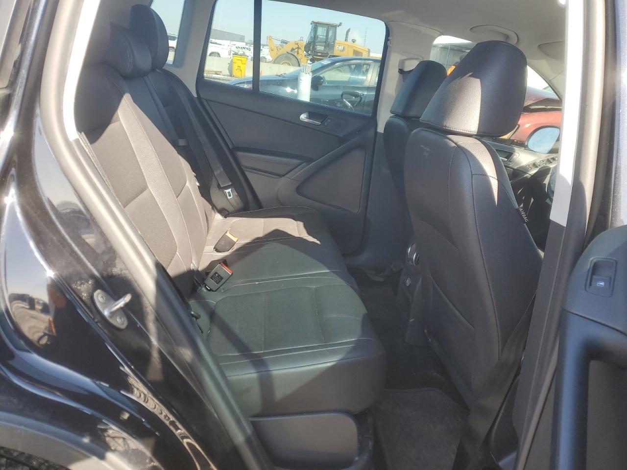 2017 Volkswagen Tiguan VIN WVGAV7AX6HK040220 Copart auction photo, front end damage thumbnail 11