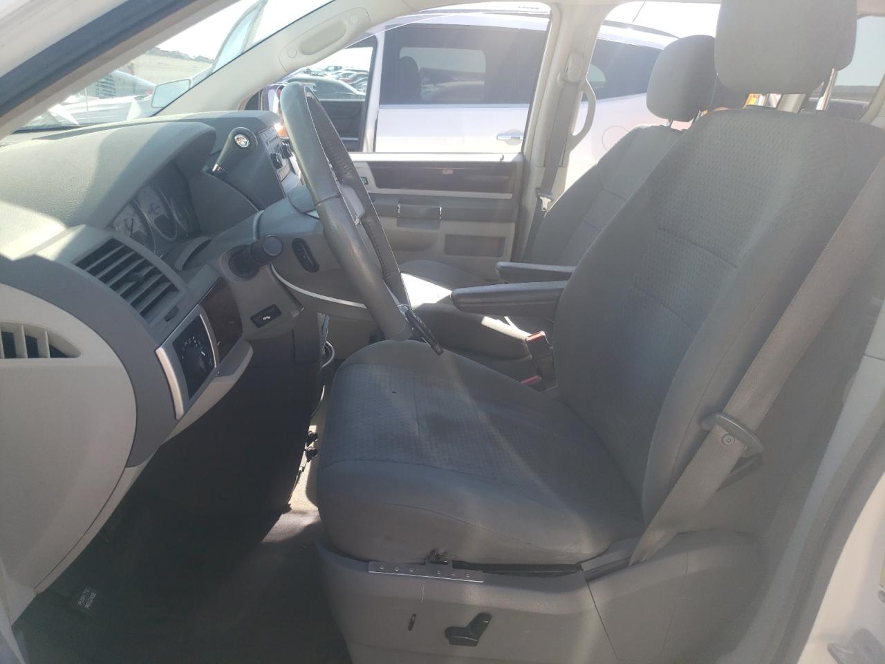 2010 Chrysler Town & Country VIN 2A4RR5D15AR500816 Copart auction photo, rear end damage thumbnail 7