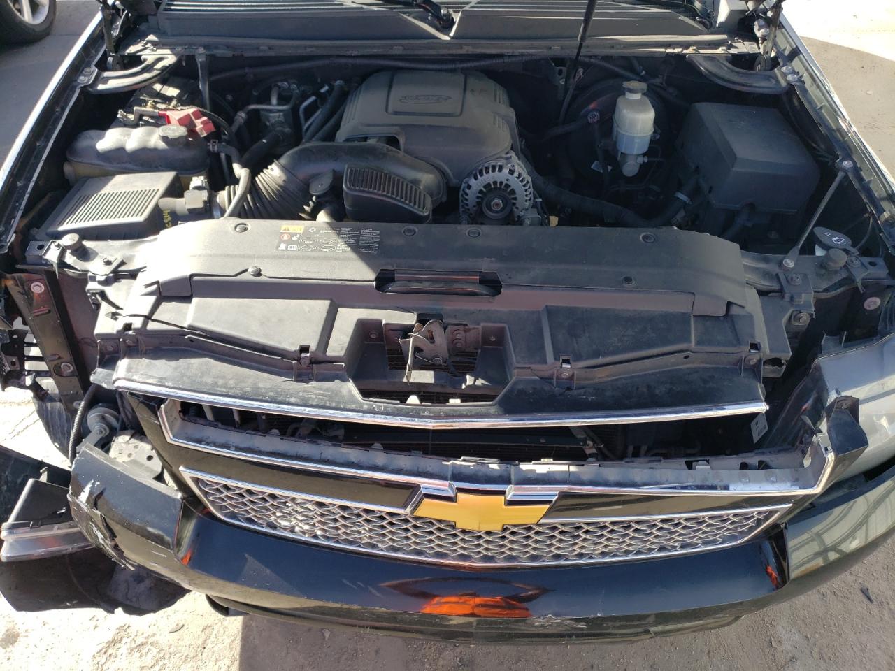 2014 Chevrolet Suburban VIN 1GNSKKE7XER108754 Copart auction photo, front end / minor dent/scratches damage thumbnail 13