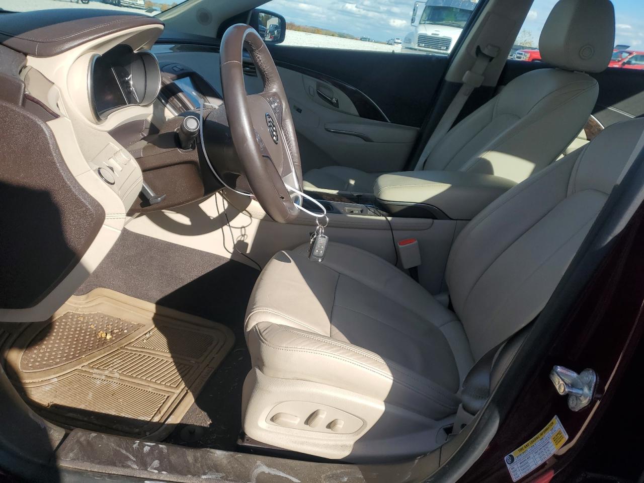 2015 Buick LaCrosse VIN 1G4GF5G31FF226818 Copart auction photo, front end damage thumbnail 7