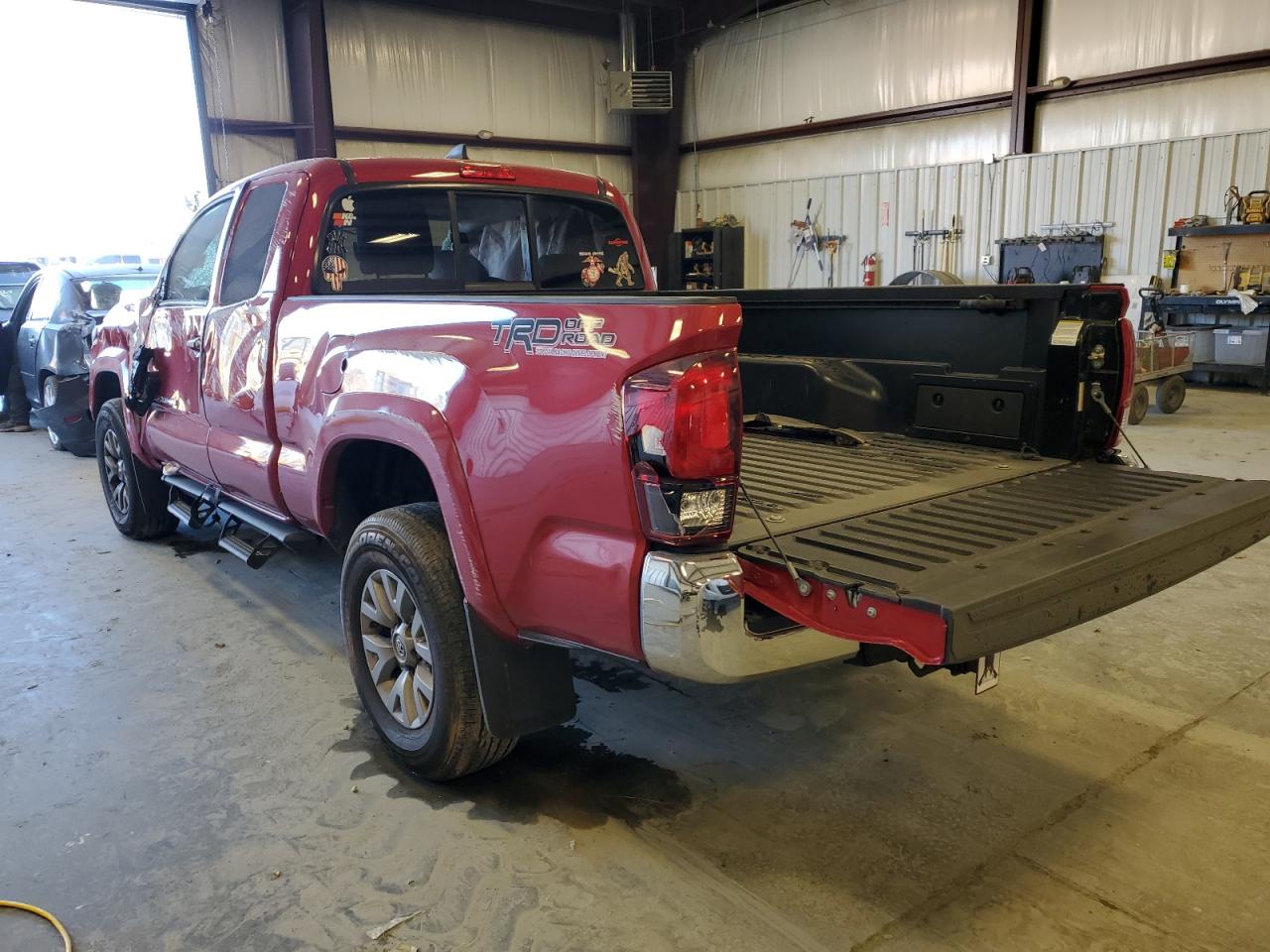 2019 Toyota Tacoma VIN 5TFRZ5CN4KX086182 Copart auction photo, rollover damage thumbnail 2