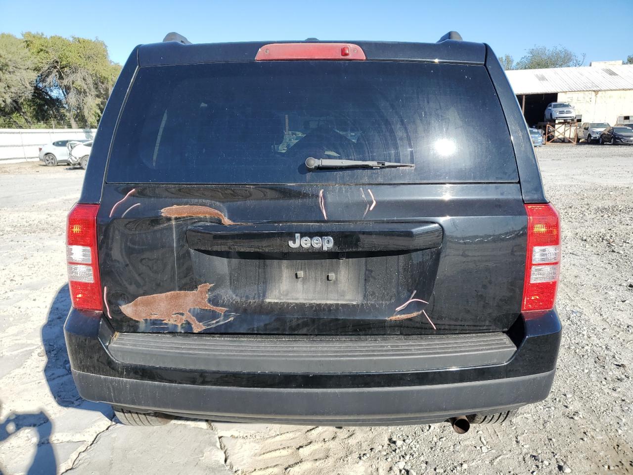 2016 Jeep Liberty (Patriot) VIN 1C4NJPBA4GD710331 Copart auction photo, front end / rear end damage thumbnail 6